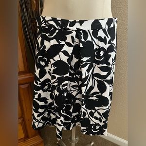 New without tag pleated skirt